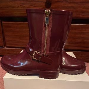 Womens rain boots size 8
